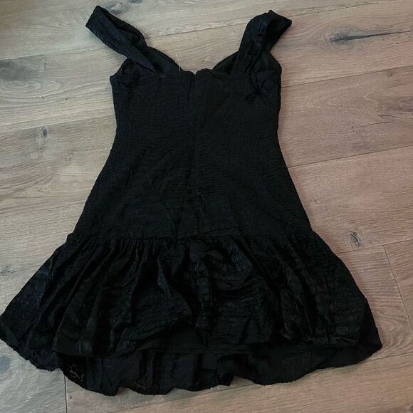 NBD Women's Black Ruffled Fit & Flare Sleeveless Sweetheart Mini Dress Sz Small - Picture 3 of 3